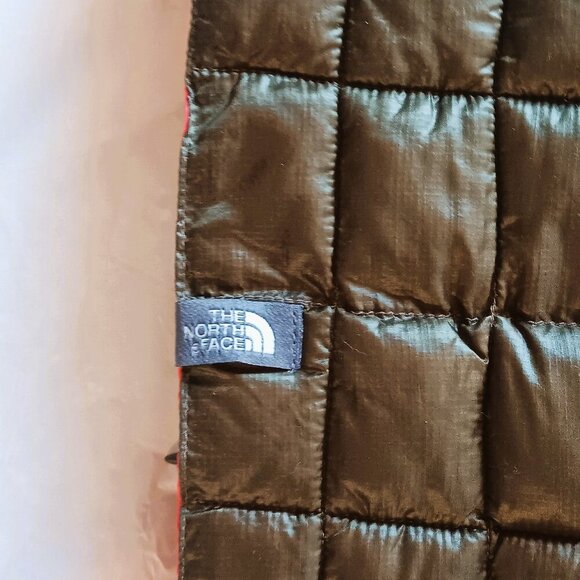 UNISEX NORTH FACE BROWN & RED REVERSIBLE PUFFER SCARF "10 1/2 BY "60 - Picture 2 of 6